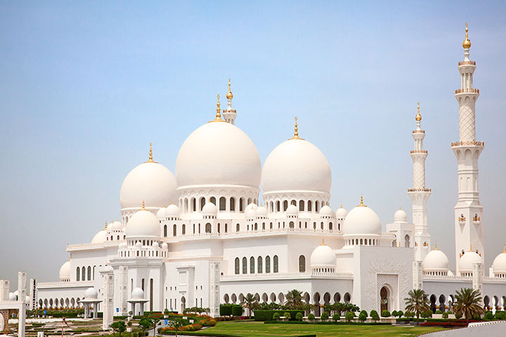 يعد أحد أكبر جوامع العالم - جامع الشيخ زايد