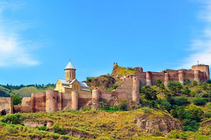 قلعة ناريكالا وقلعة "الرب"