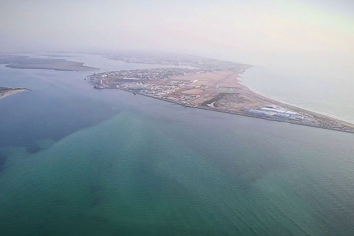 جزر الإمارات السياحية.. محميات طبيعية ومنتجعات خيالية