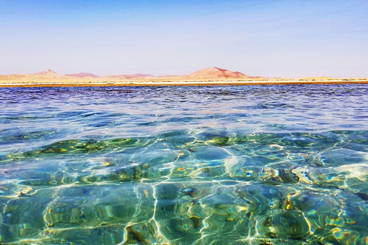 شرم اللولي.. أجمل شواطئ البحر الأحمر ووجهة السيّاح والمغامرين