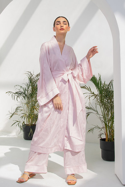 12 طريقة لارتداء الكيمونو في شهر رمضان هذا العام