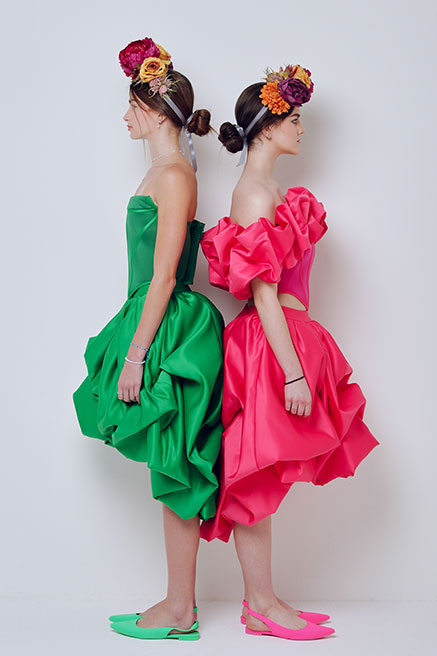تشكيلة أزياء "AAVVA" تكرم الفنانة الشهيرة فريدا كاهلو بتصاميم مكسيكية أوروبية