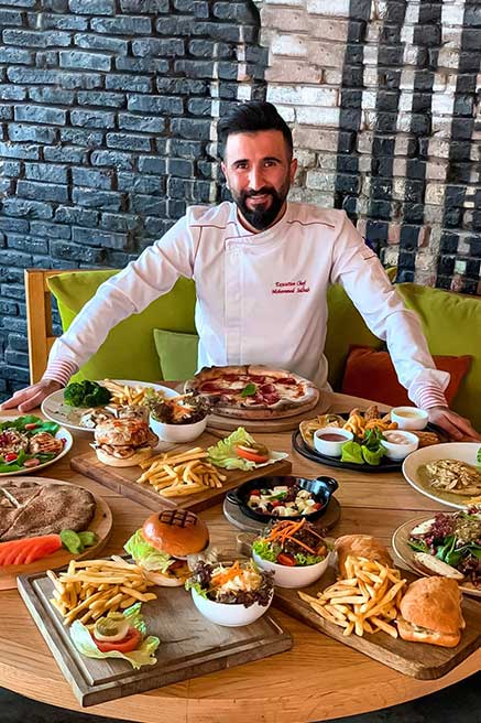 الشيف محمد سلهب: أبدع في تقديم الأطباق العربية بطريقة «مودرن»