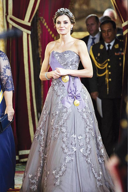 أجمل إطلالات الملكة ليتيسيا، ملكة إسبانيا