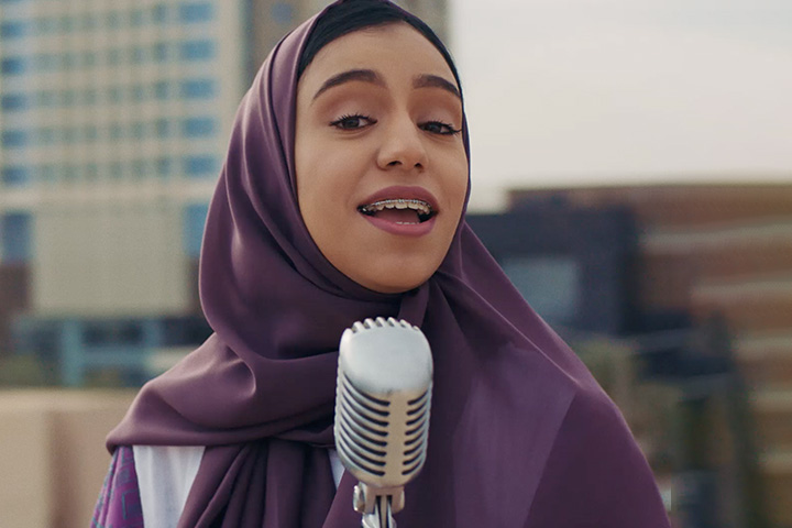 زينة عماد: «أنا أختار» هي أول أغنية من نوعها لتمكين المرأة العربية
