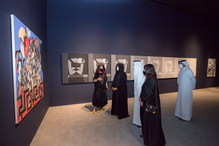 أعمال نادرة توثق تاريخ الإمارات في معرض «مقتنيات دبي»