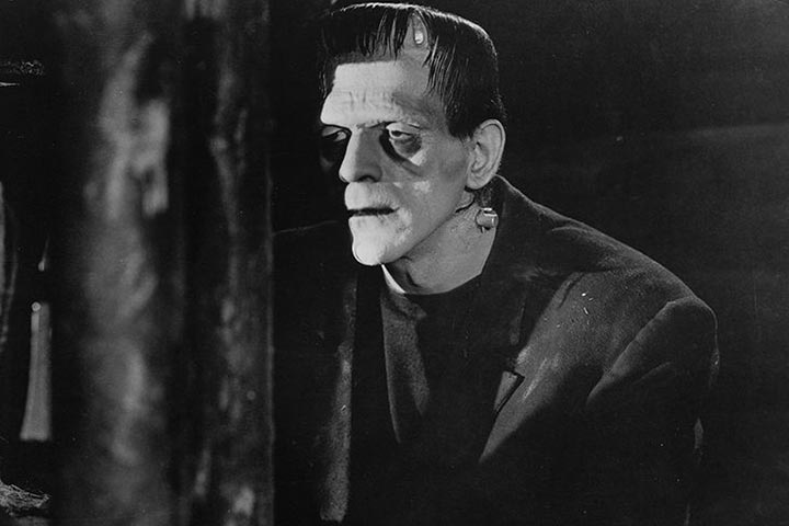 الوحش في رواية "فرانكشتين" في أول فيلم يقتبس من الرواية عام 1931